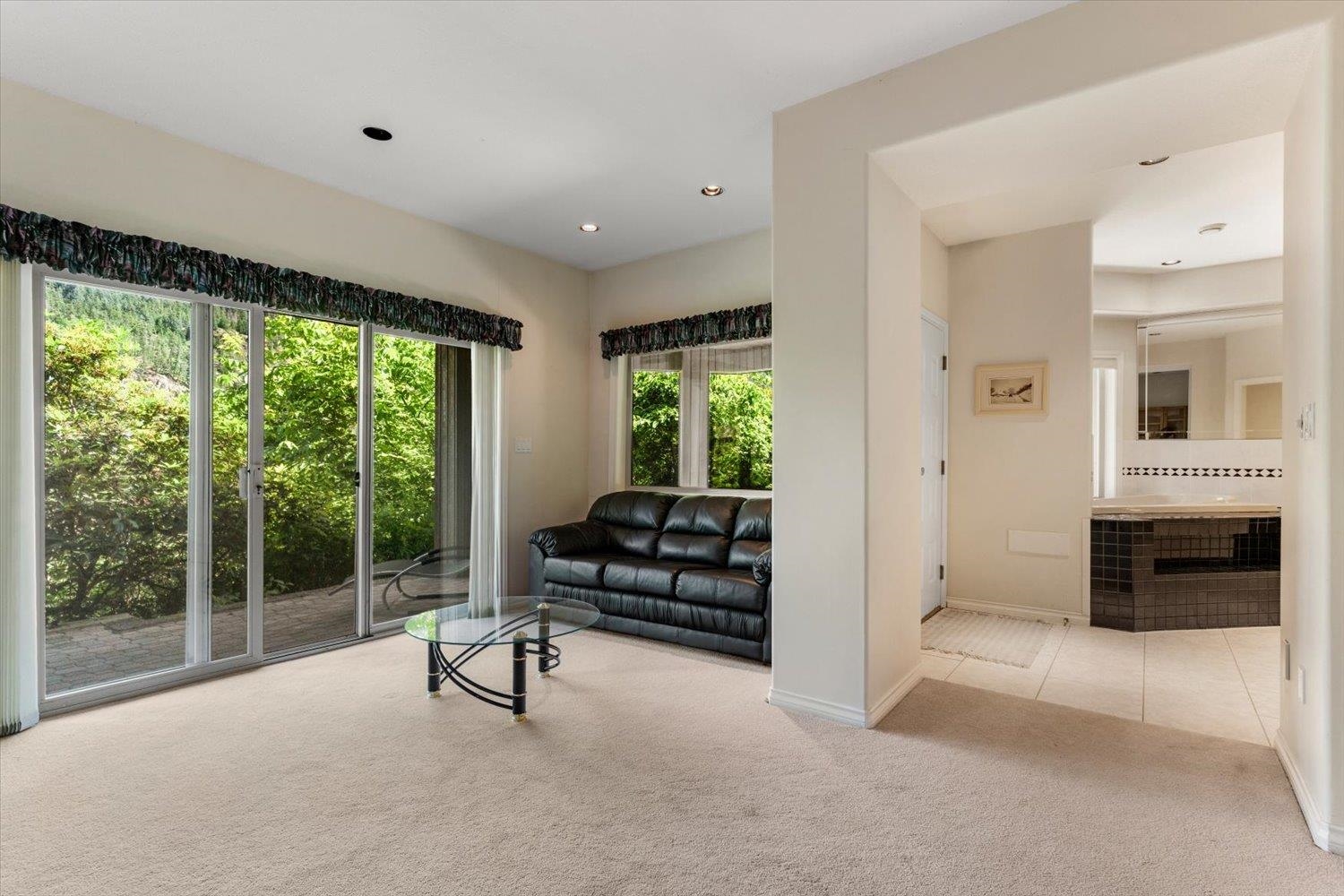 21313 LAKEVIEW CRESCENT