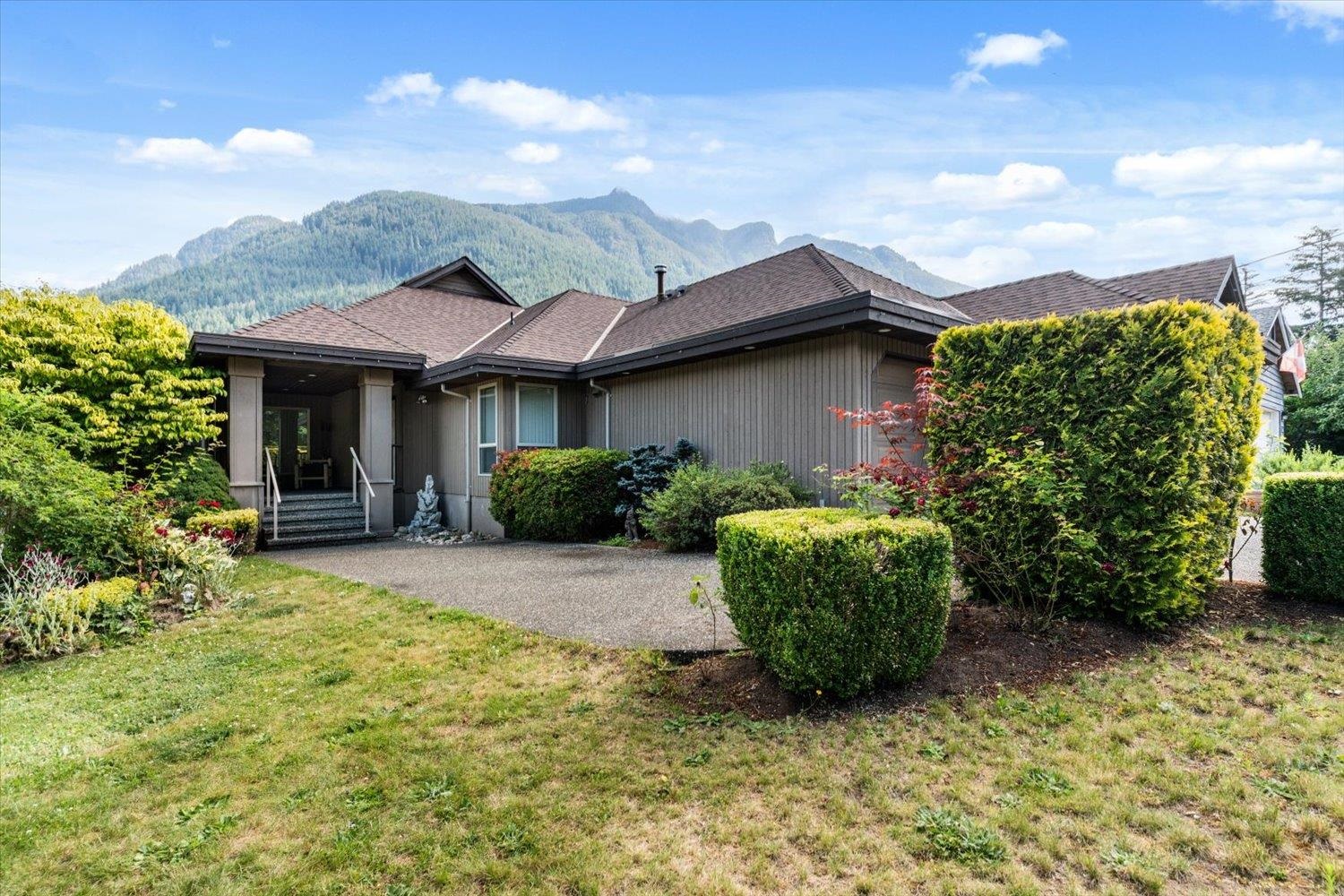 21313 LAKEVIEW CRESCENT