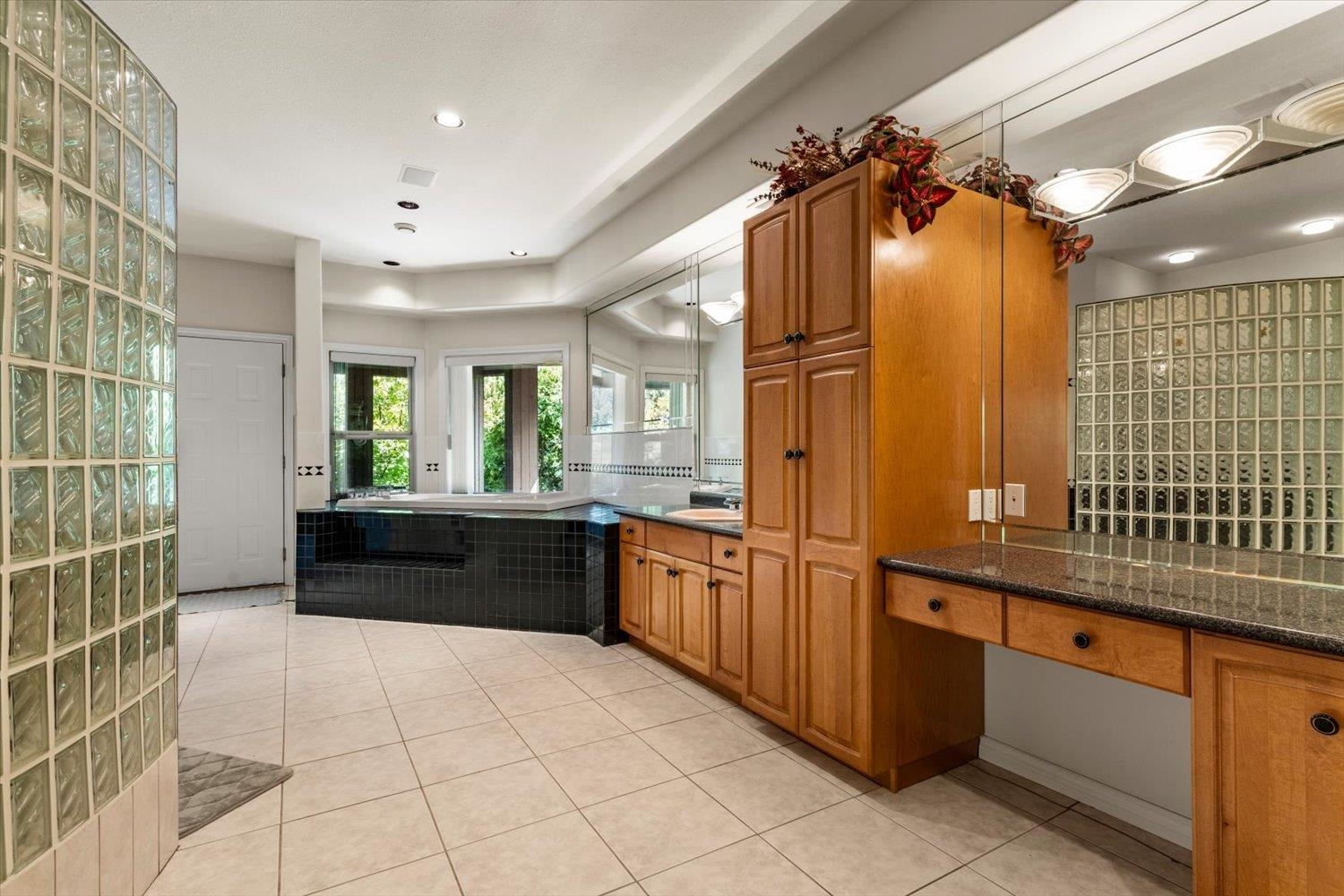 21313 LAKEVIEW CRESCENT