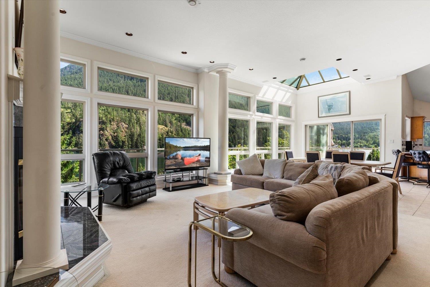 21313 LAKEVIEW CRESCENT
