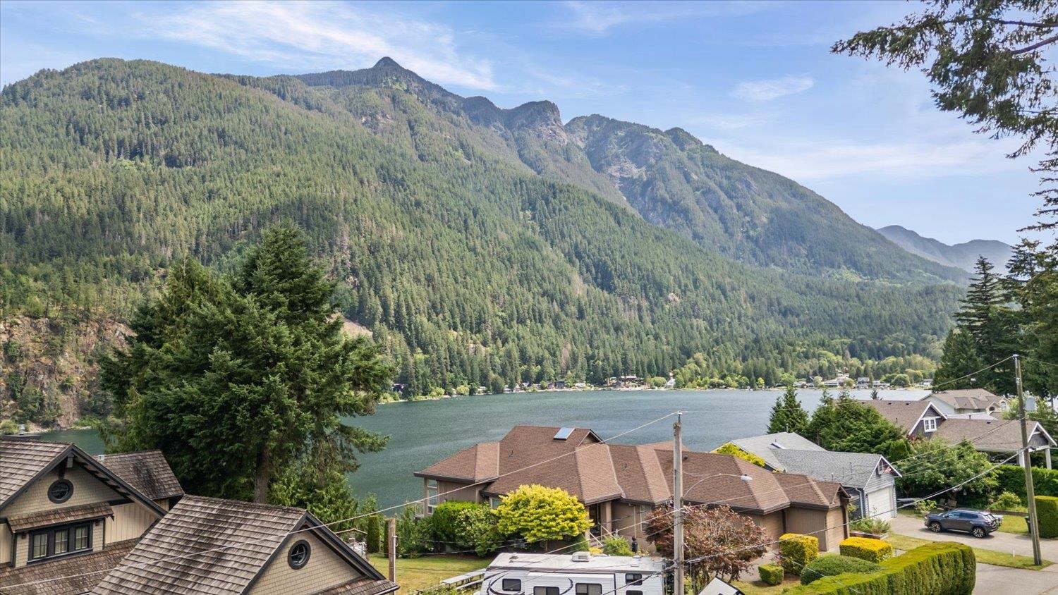 21313 LAKEVIEW CRESCENT