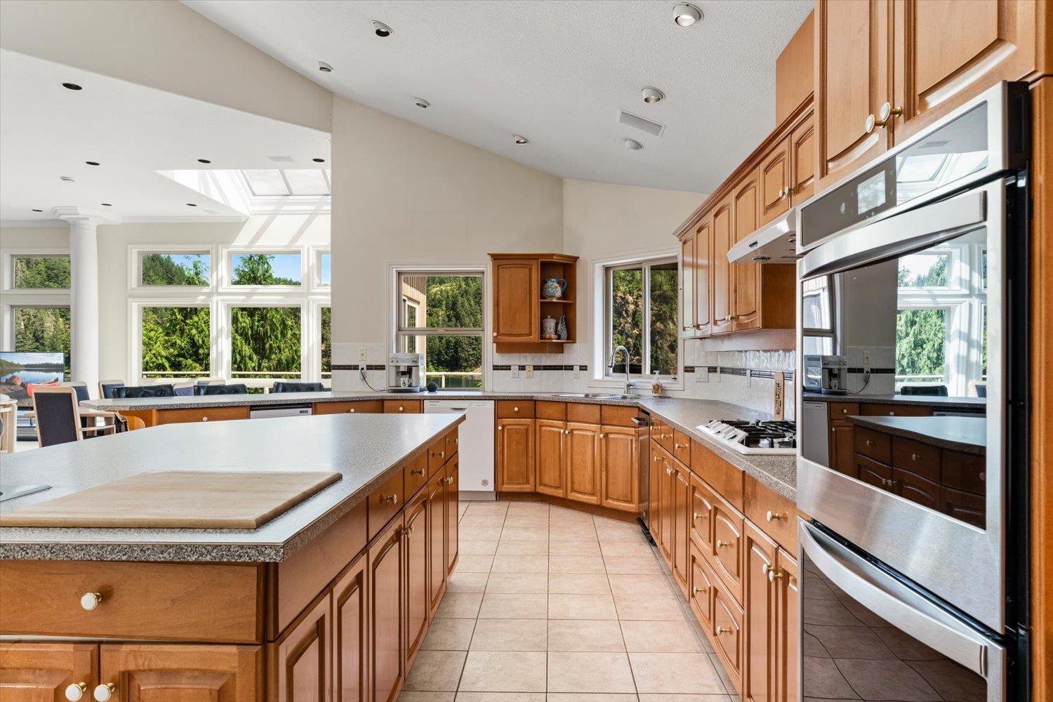 21313 LAKEVIEW CRESCENT