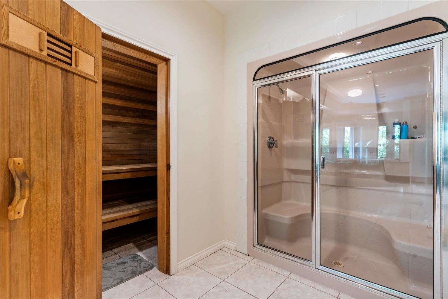 21313 LAKEVIEW CRESCENT