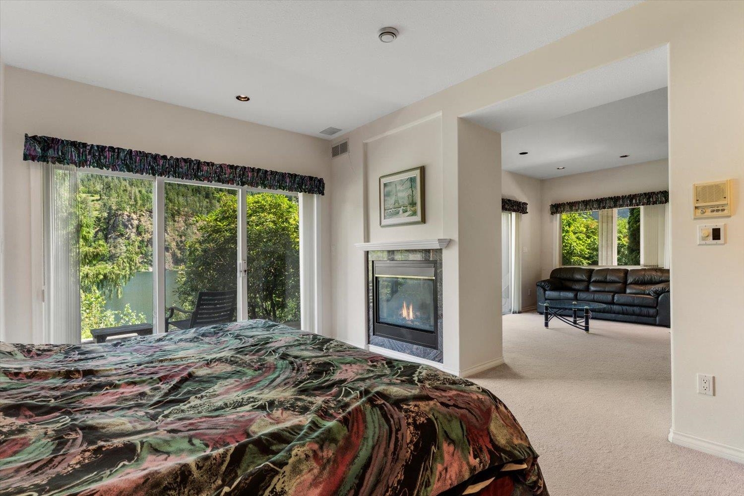 21313 LAKEVIEW CRESCENT