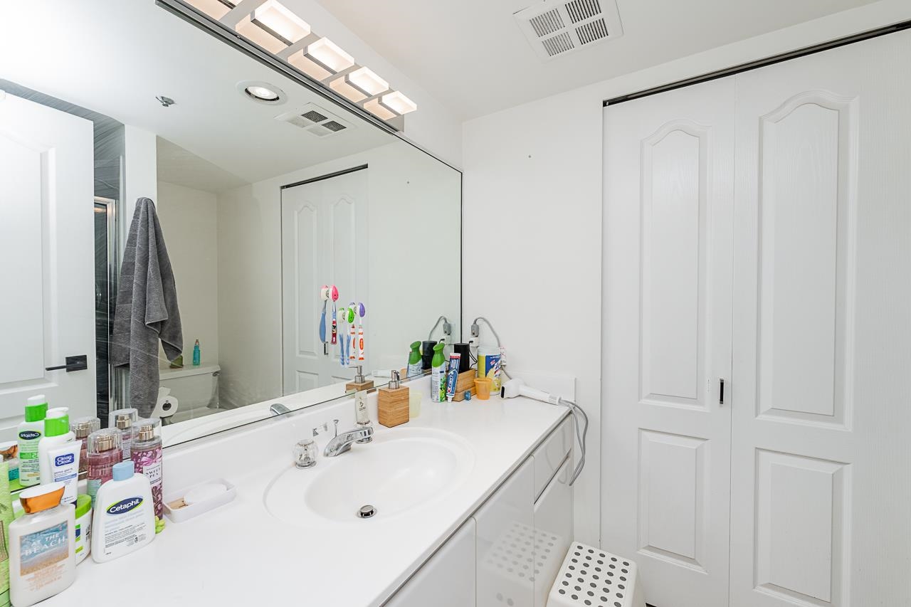 1403 3061 E KENT AVENUE NORTH