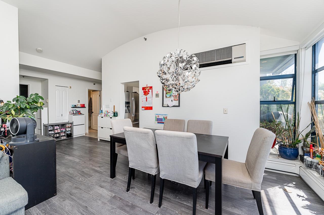 1403 3061 E KENT AVENUE NORTH