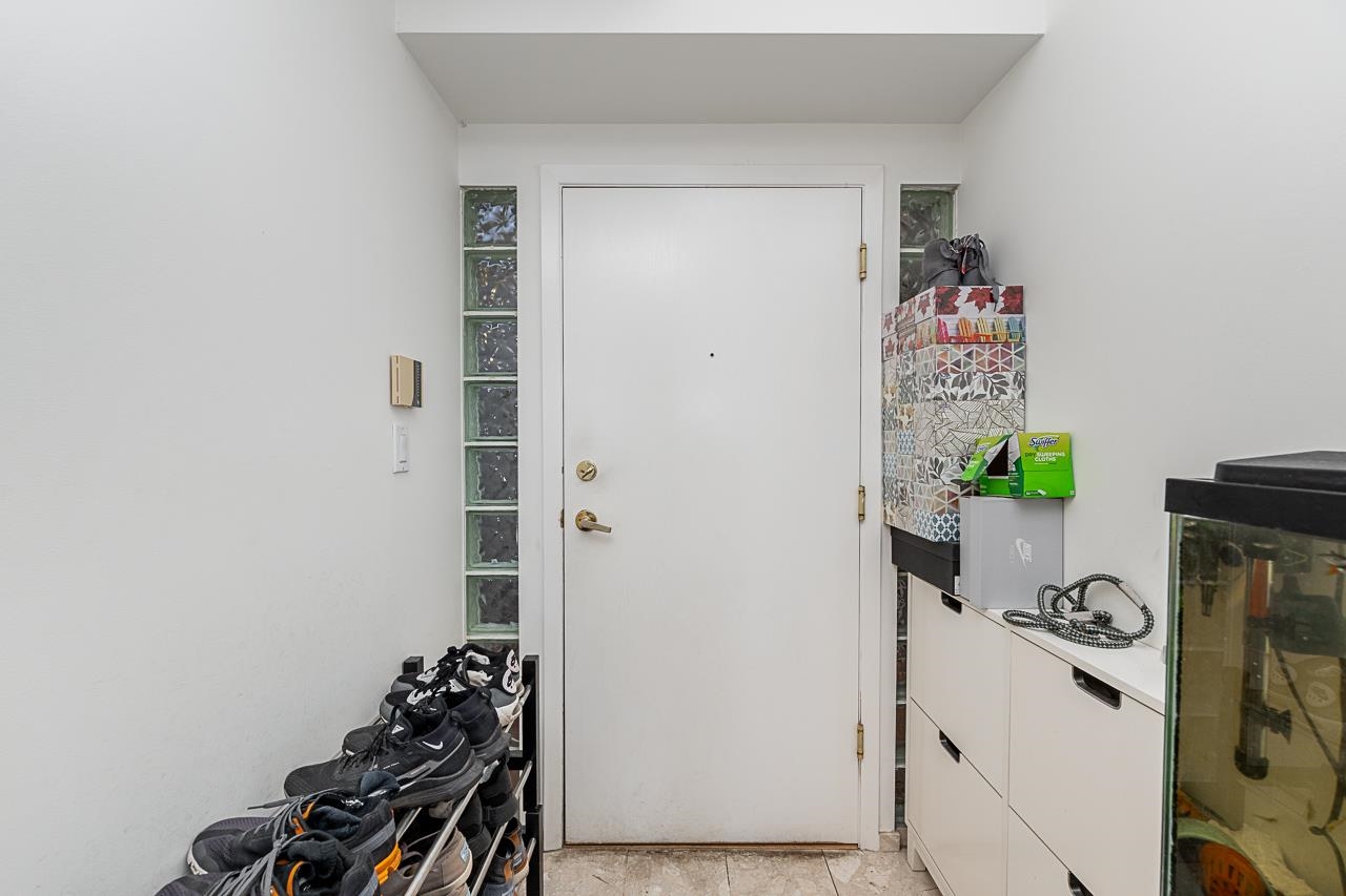 1403 3061 E KENT AVENUE NORTH