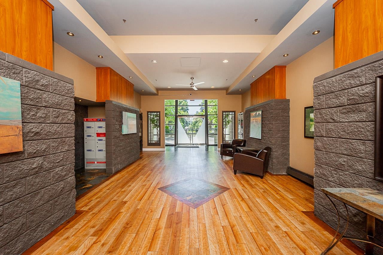 1403 3061 E KENT AVENUE NORTH