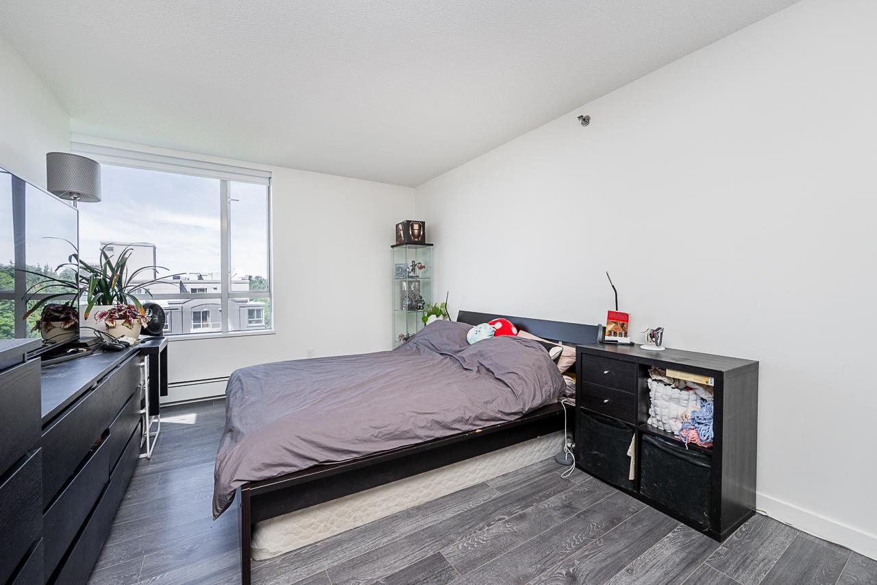 1403 3061 E KENT AVENUE NORTH