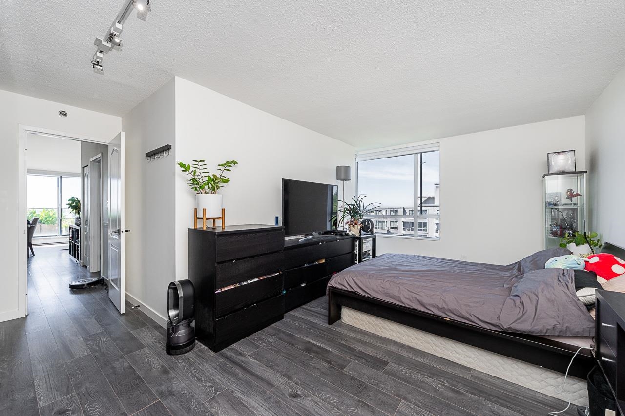 1403 3061 E KENT AVENUE NORTH