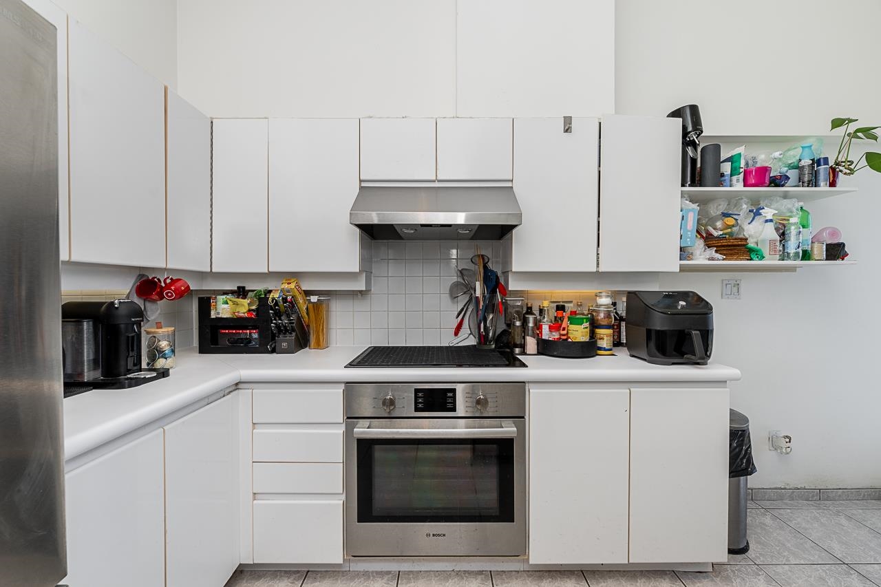 1403 3061 E KENT AVENUE NORTH