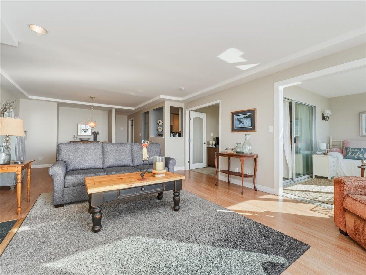 303 15165 MARINE DRIVE