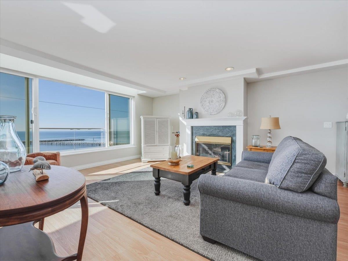 303 15165 MARINE DRIVE