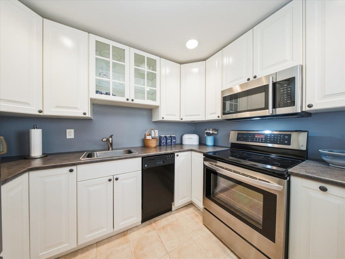 303 15165 MARINE DRIVE