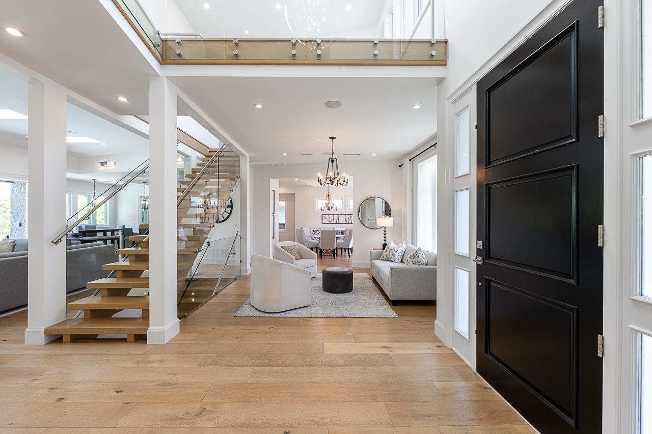 7652 KERRYWOOD CRESCENT