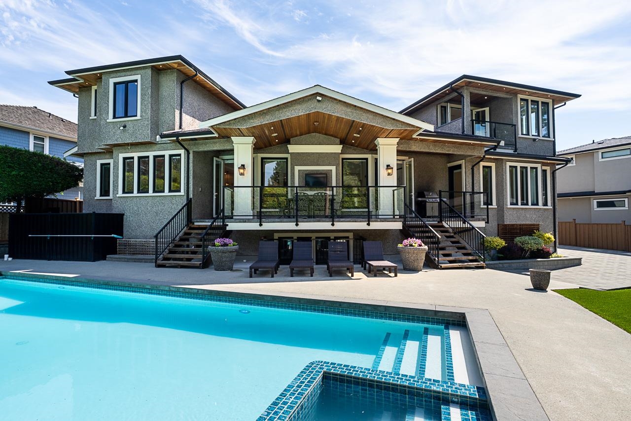 7652 KERRYWOOD CRESCENT
