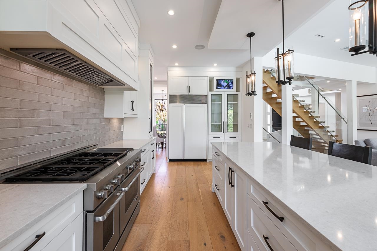 7652 KERRYWOOD CRESCENT