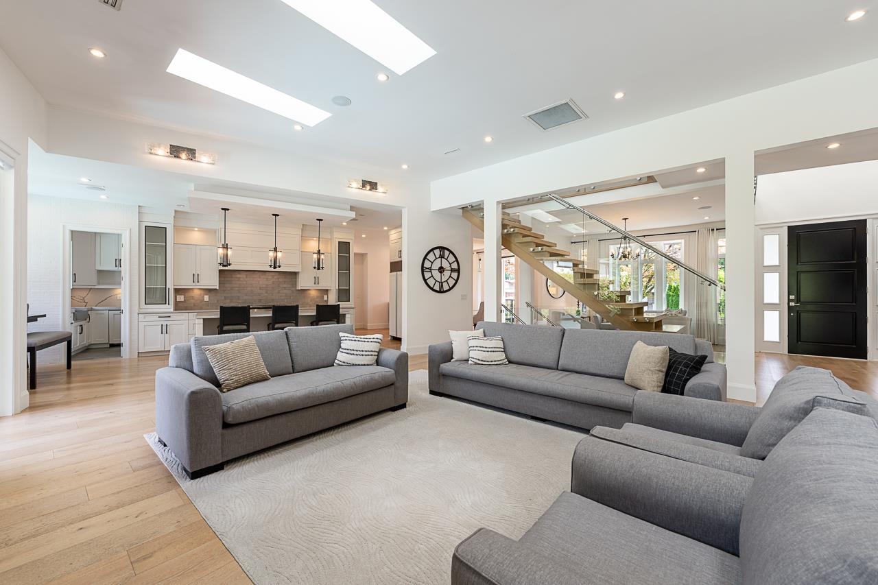 7652 KERRYWOOD CRESCENT