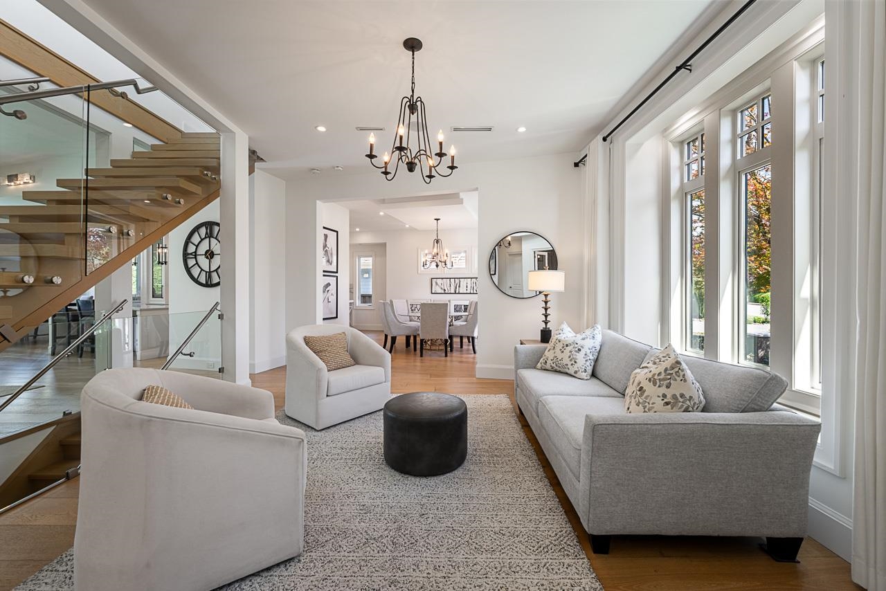 7652 KERRYWOOD CRESCENT