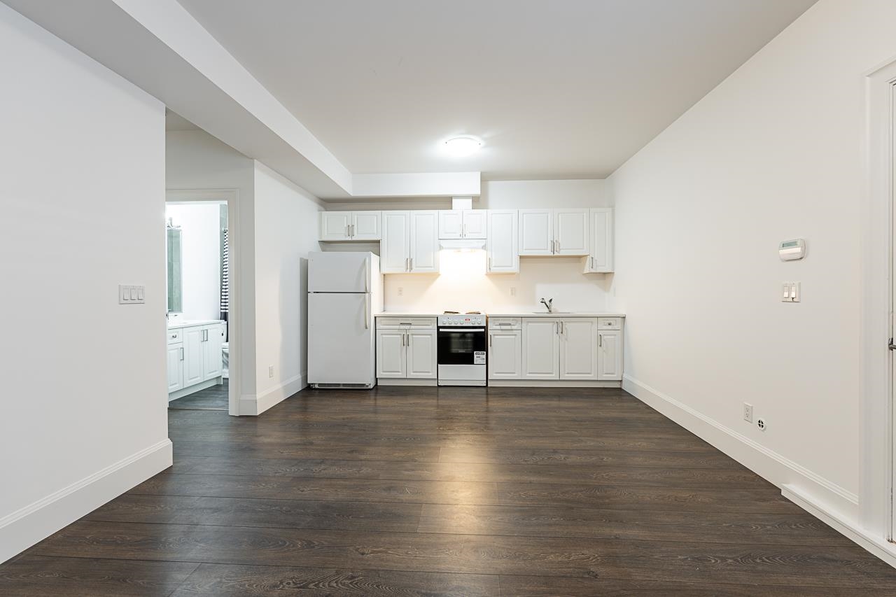 7652 KERRYWOOD CRESCENT