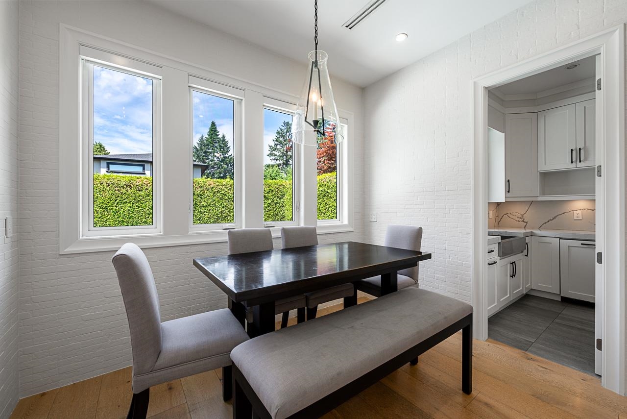 7652 KERRYWOOD CRESCENT