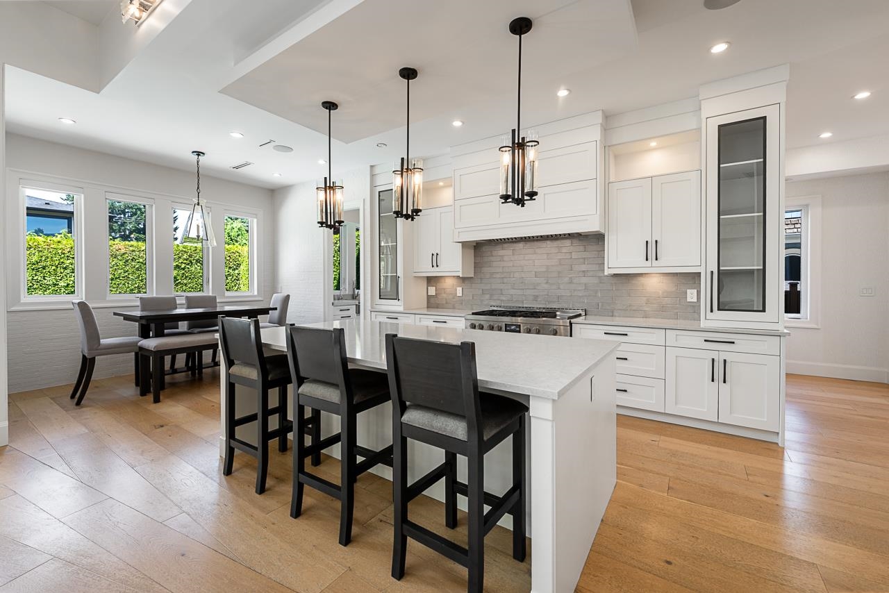 7652 KERRYWOOD CRESCENT