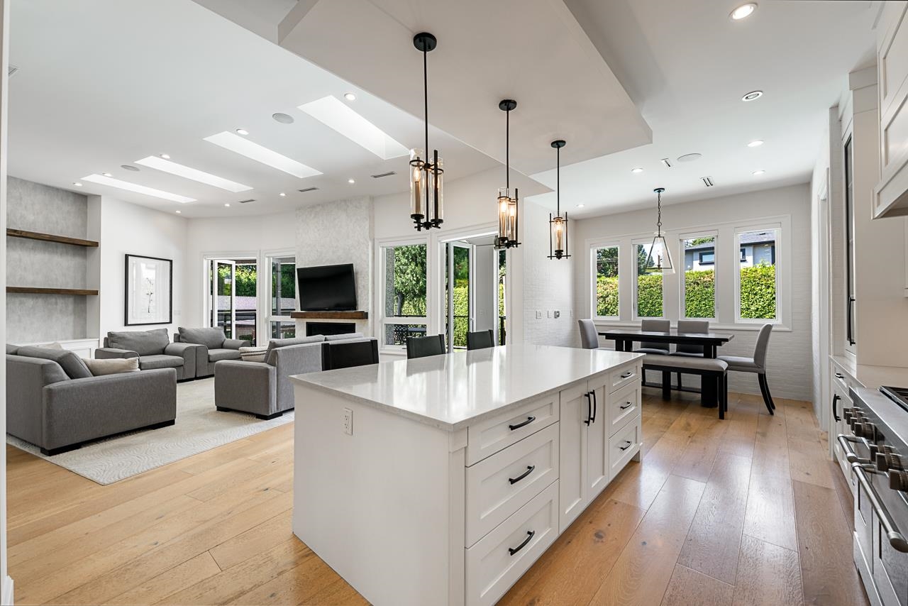 7652 KERRYWOOD CRESCENT