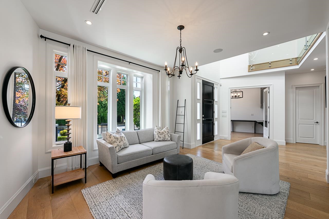 7652 KERRYWOOD CRESCENT