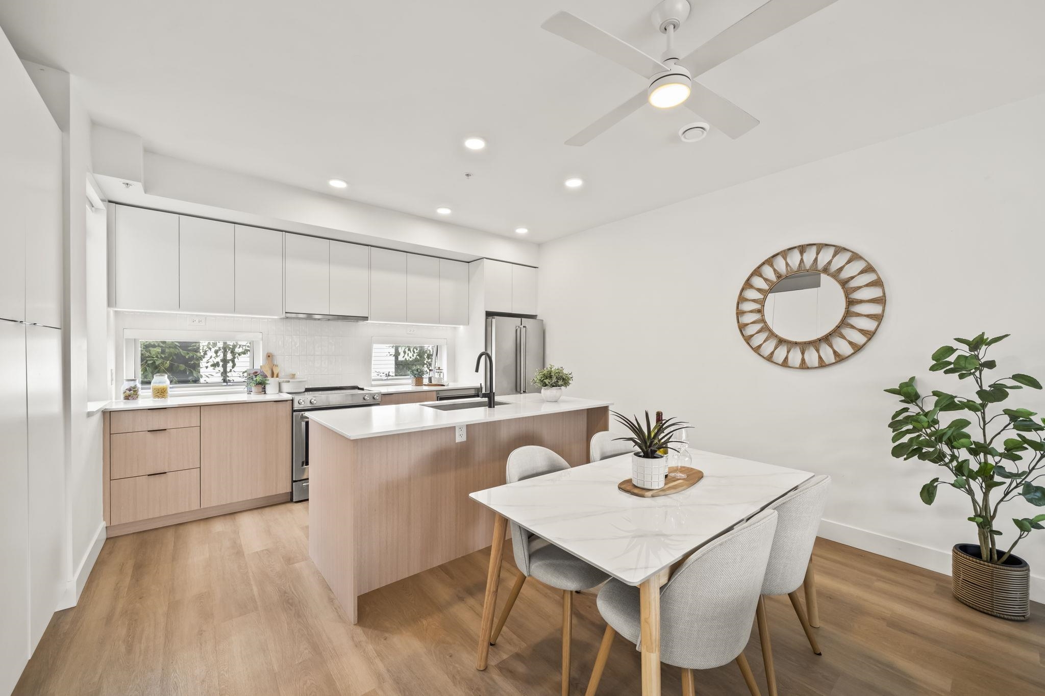 213 1306 LAVAL SQUARE