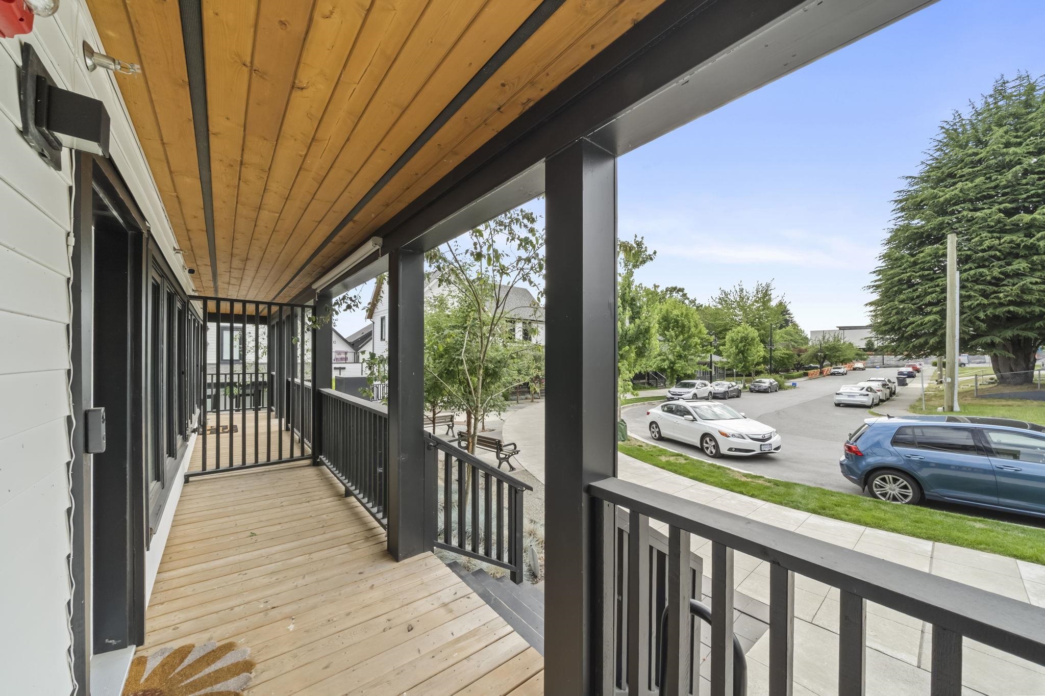 213 1306 LAVAL SQUARE