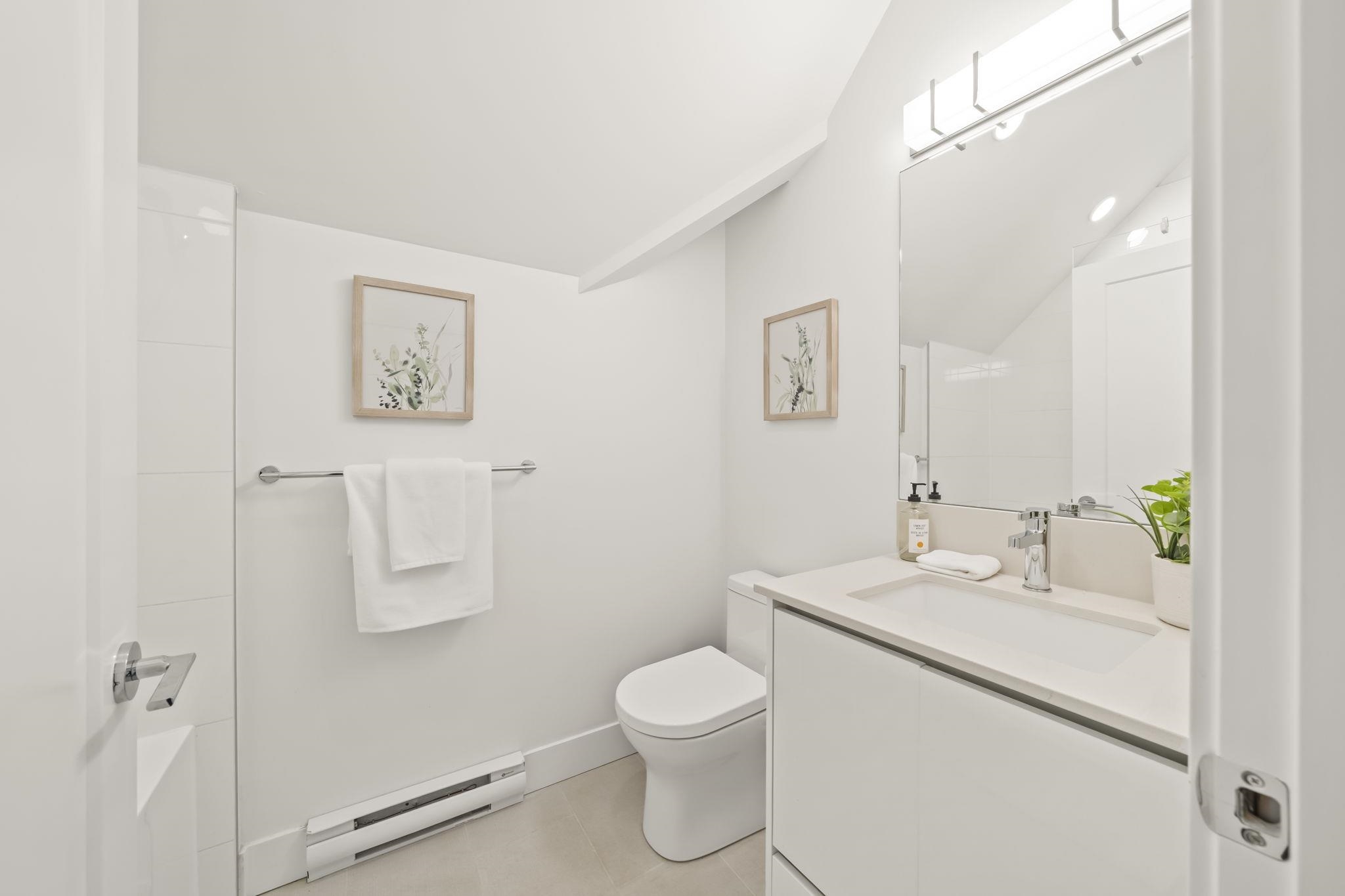 213 1306 LAVAL SQUARE