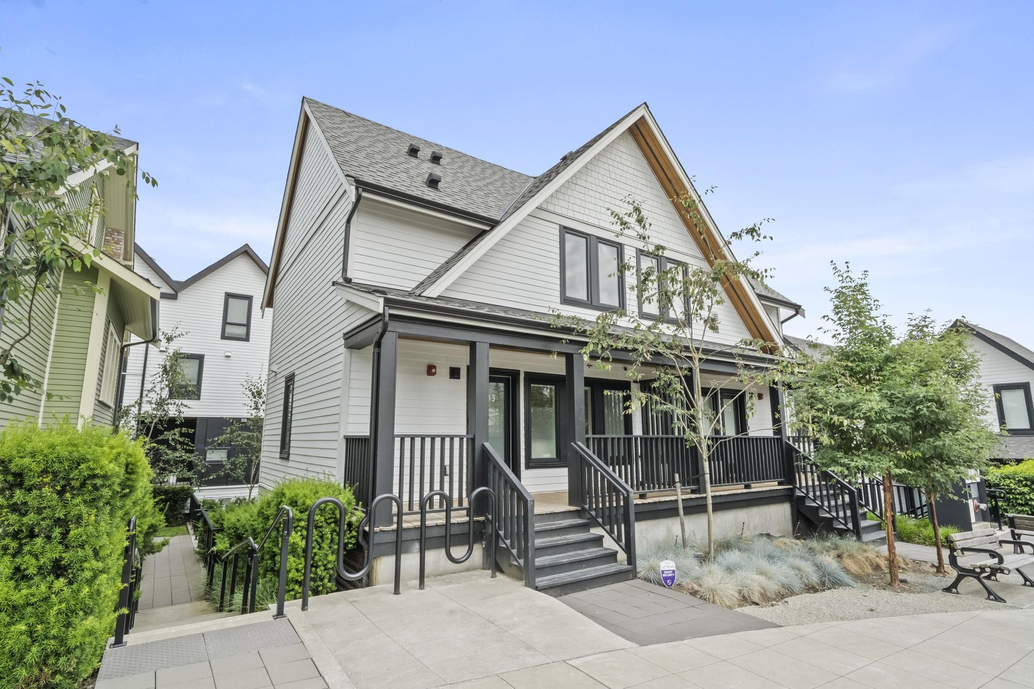 213 1306 LAVAL SQUARE