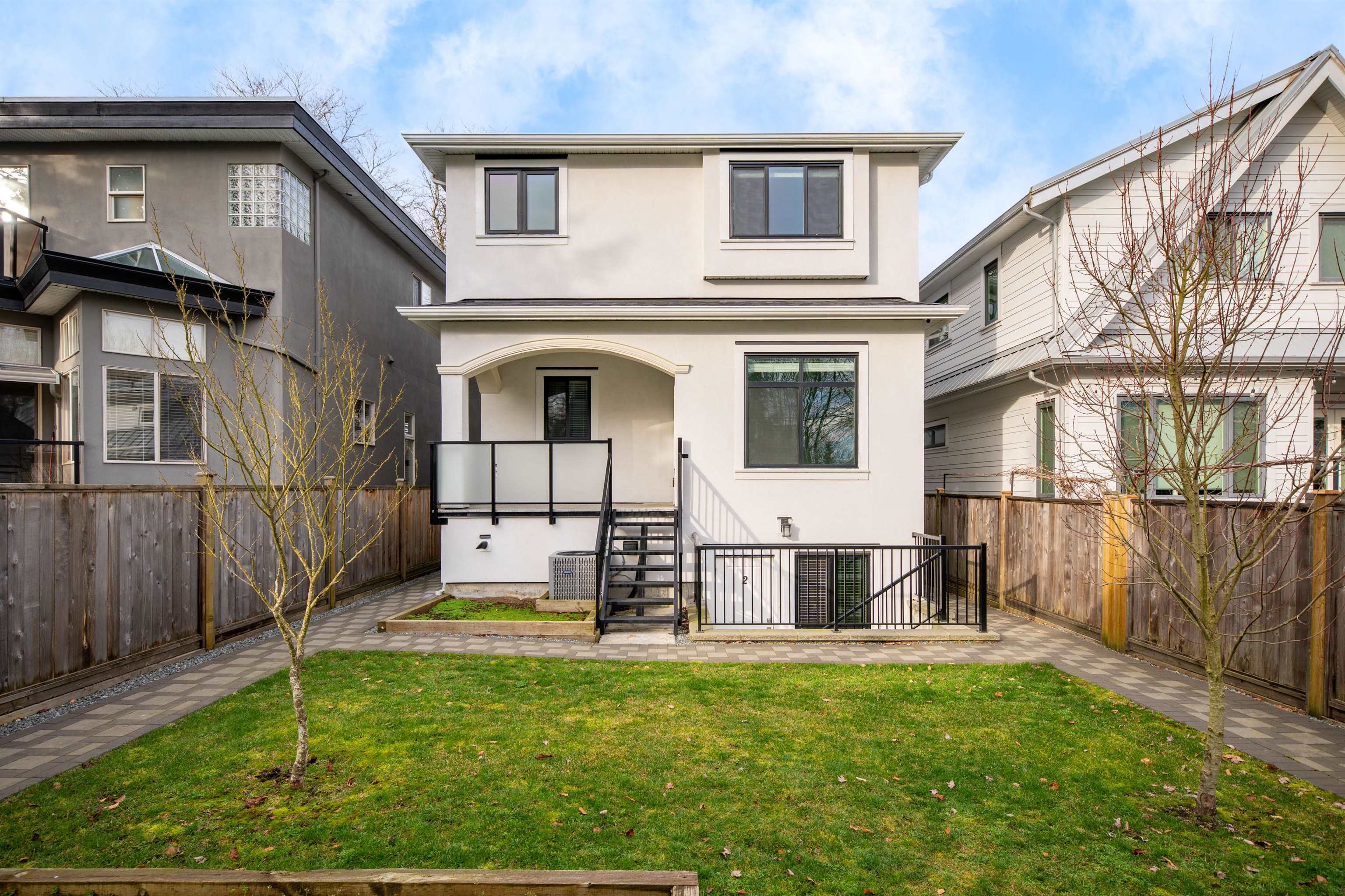 58 E 39TH AVENUE