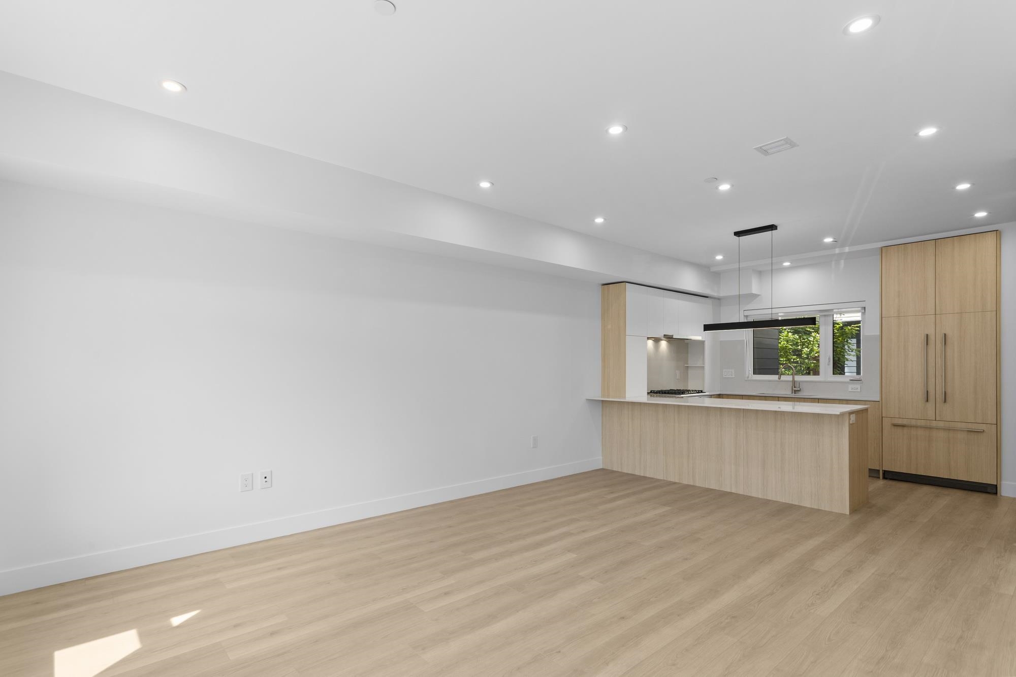 111 342 MOUNTAIN HIGHWAY
