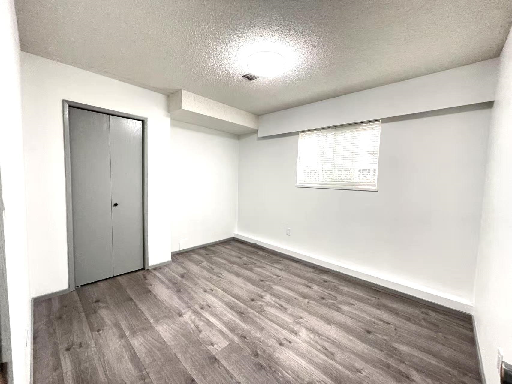 33 W WOODSTOCK AVENUE