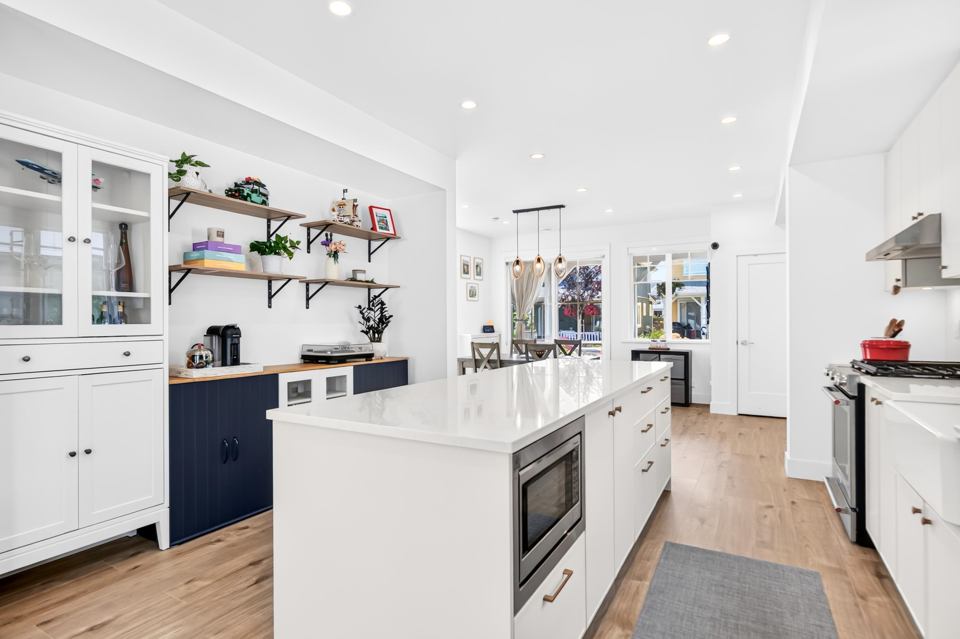1 6378 DAIRY AVENUE