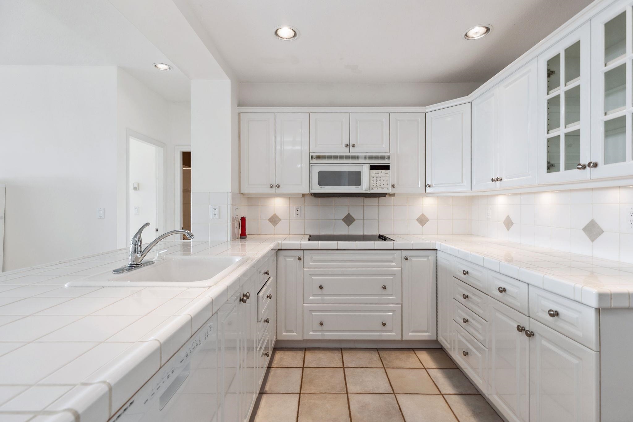 2416 CARR LANE