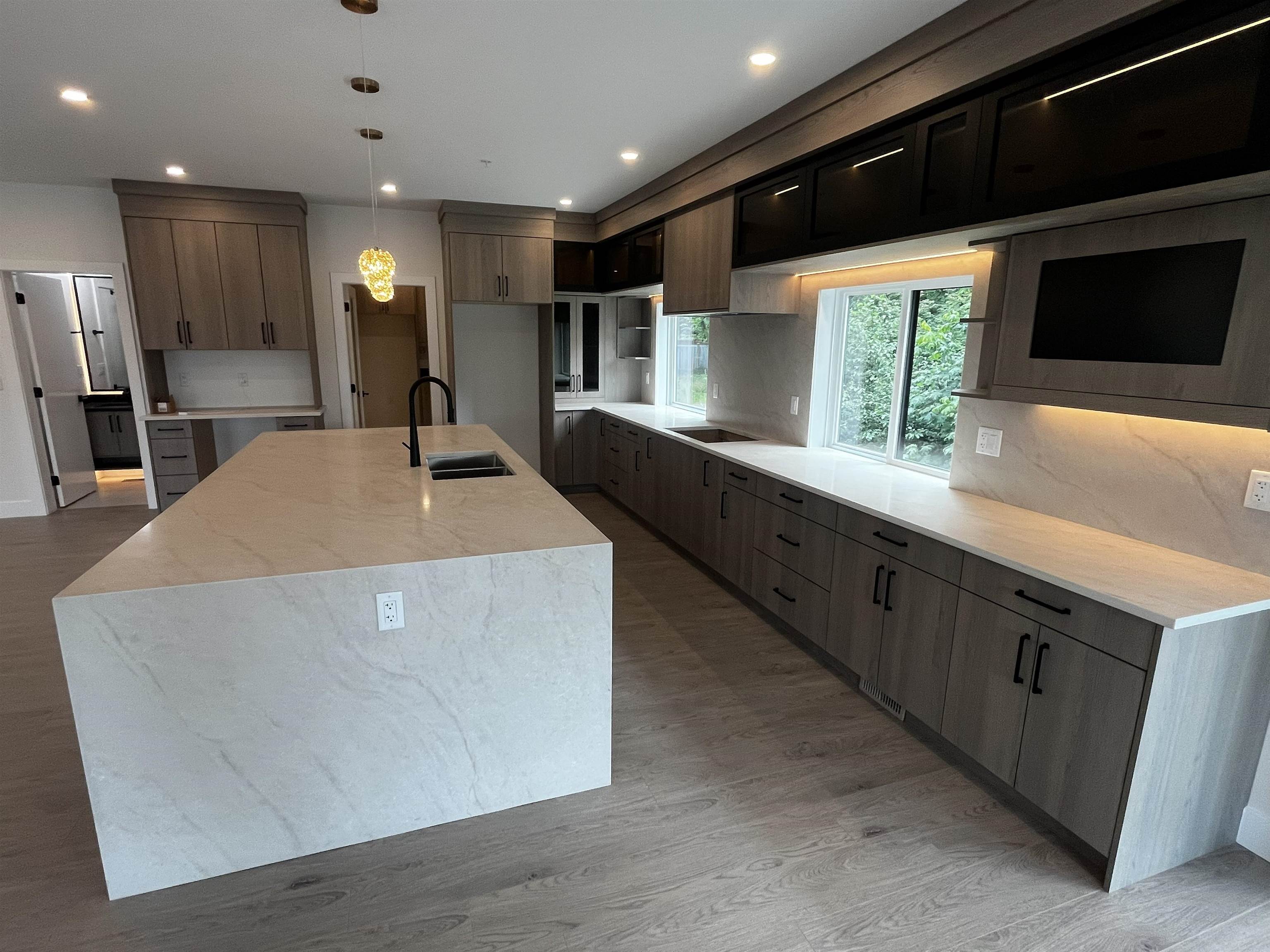8447 FOREST GATE DRIVE