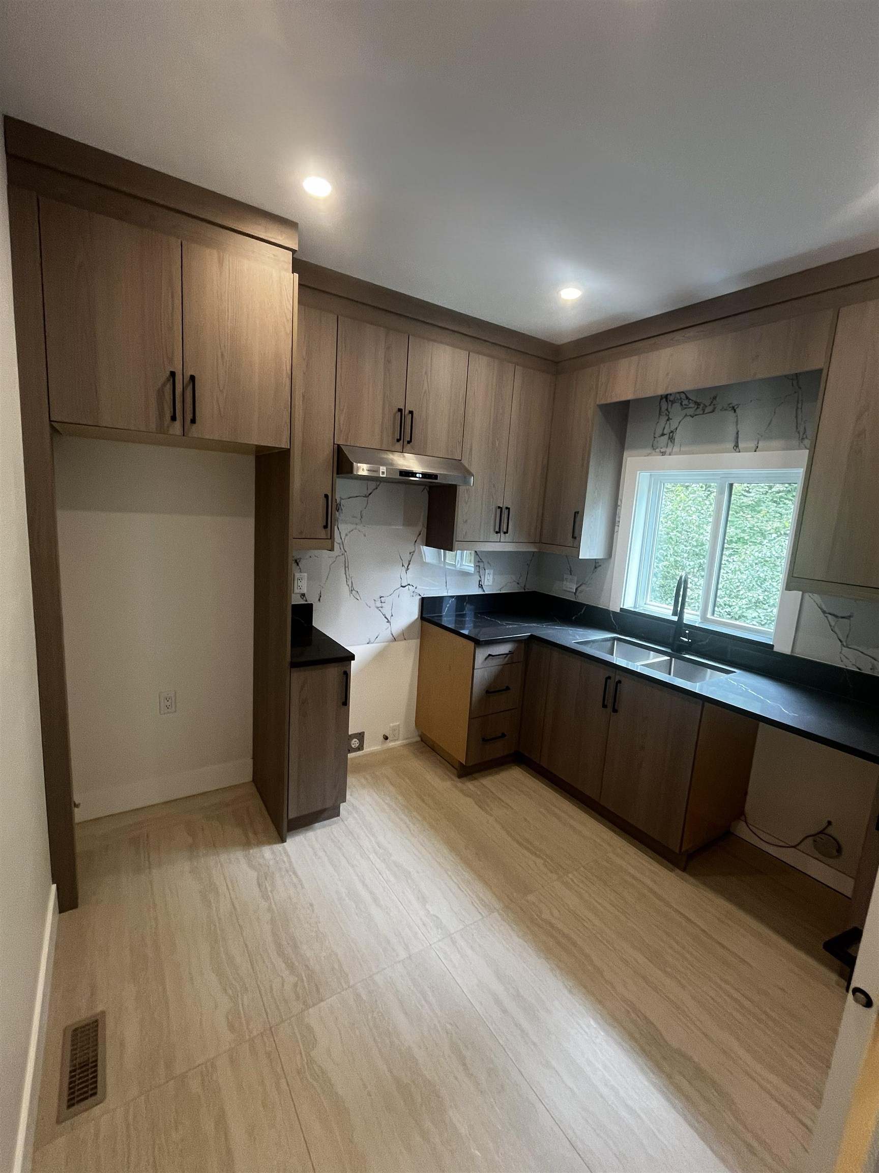 8447 FOREST GATE DRIVE