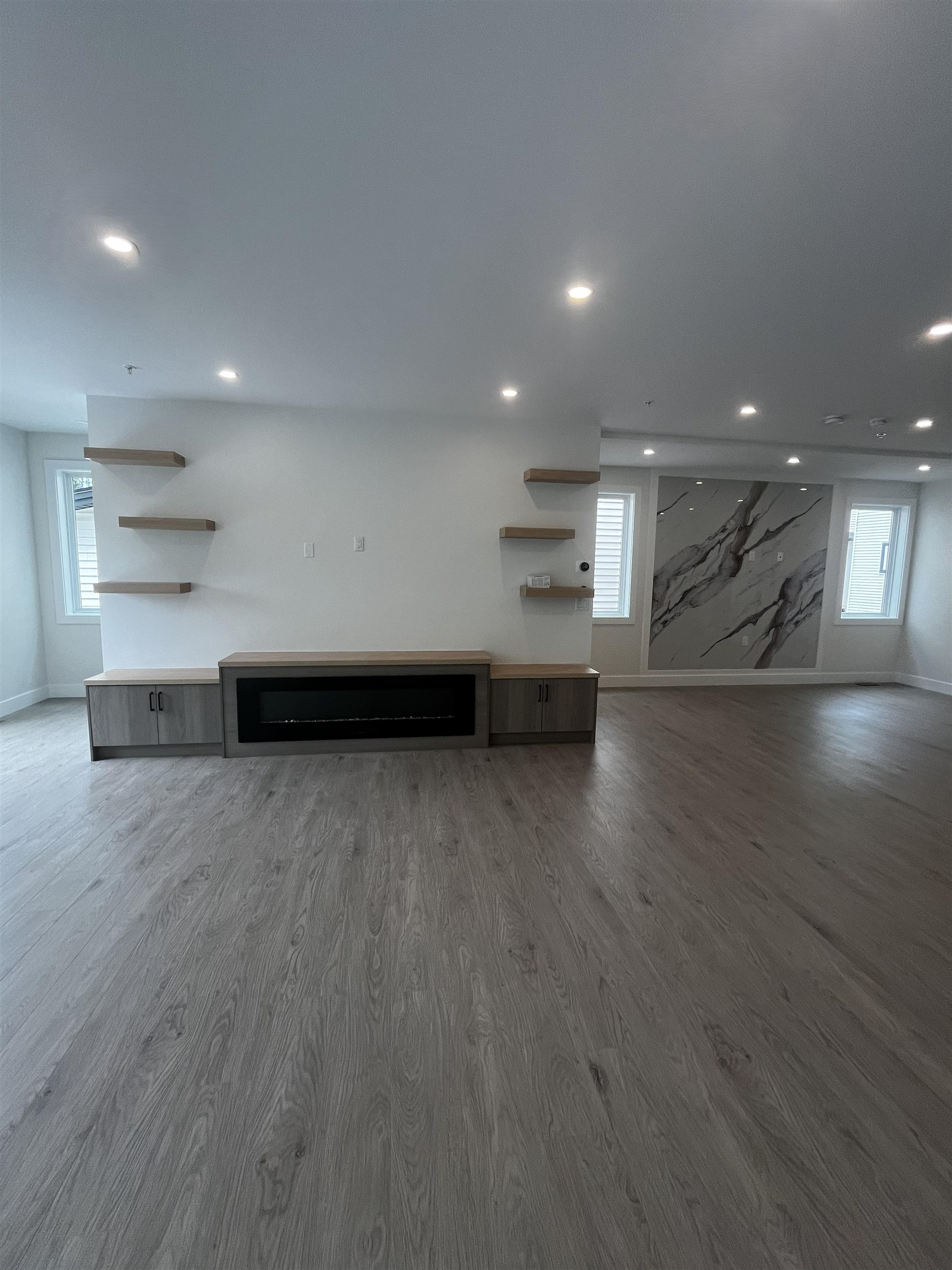 8447 FOREST GATE DRIVE