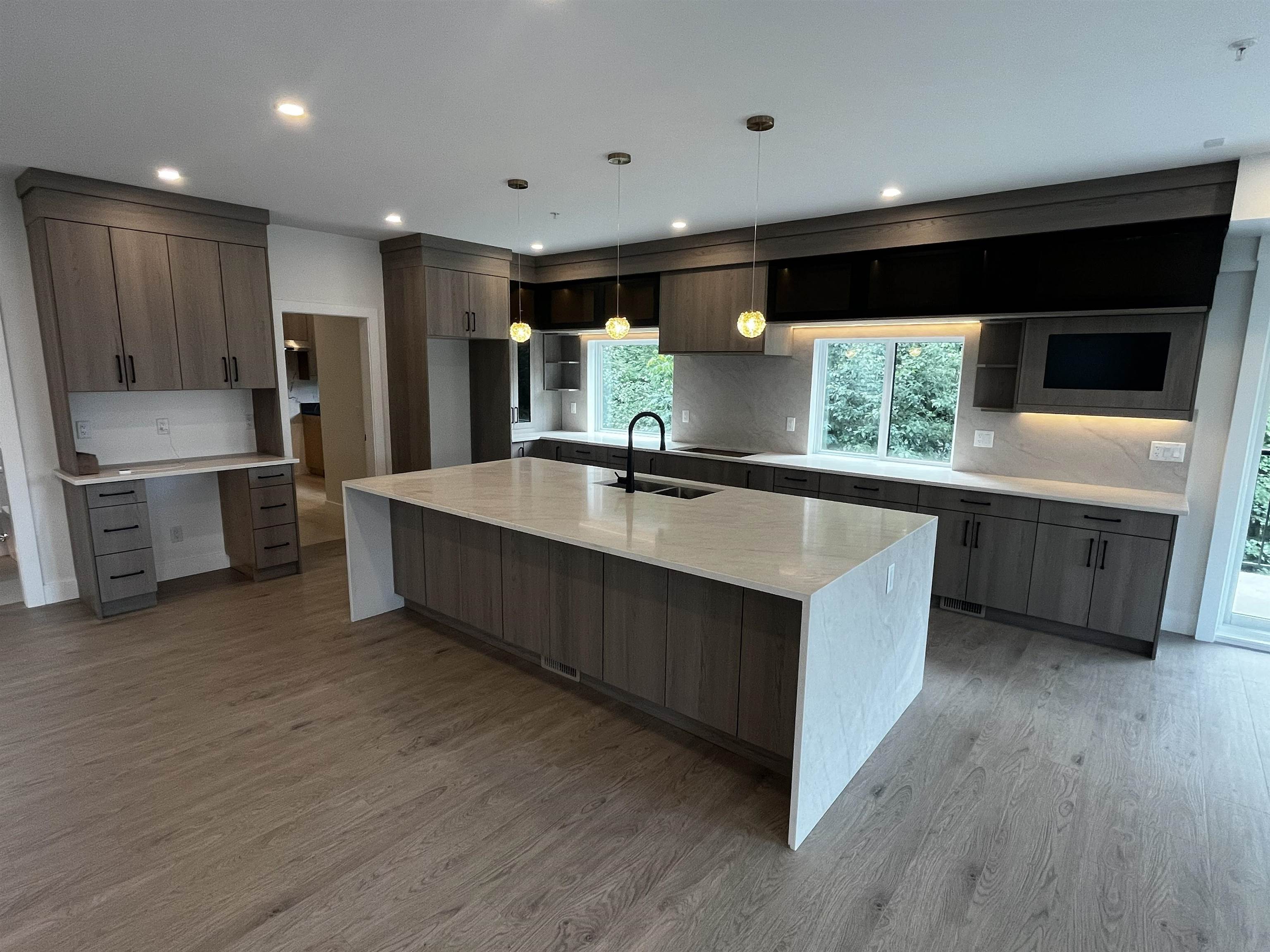 8447 FOREST GATE DRIVE