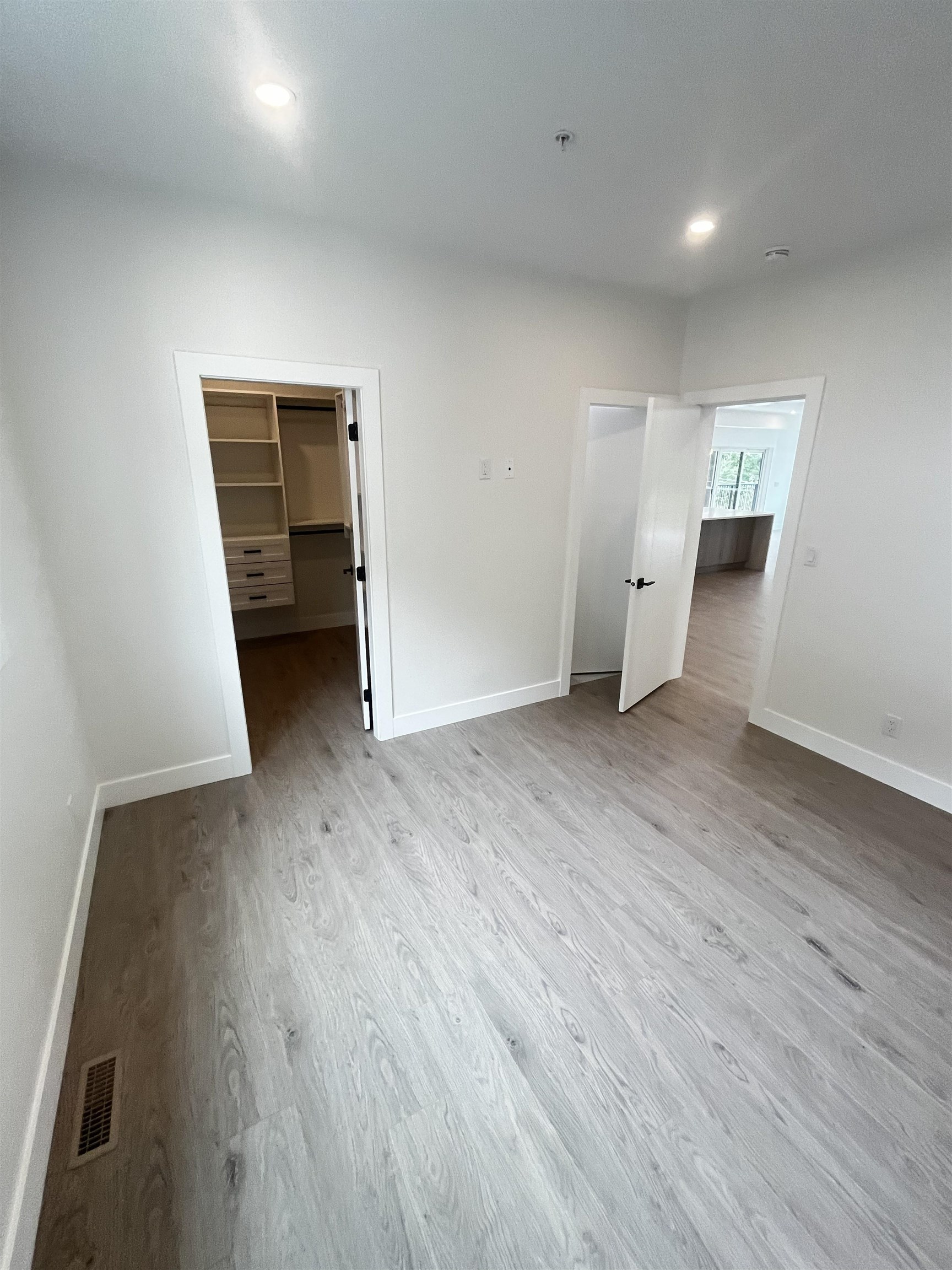 8447 FOREST GATE DRIVE