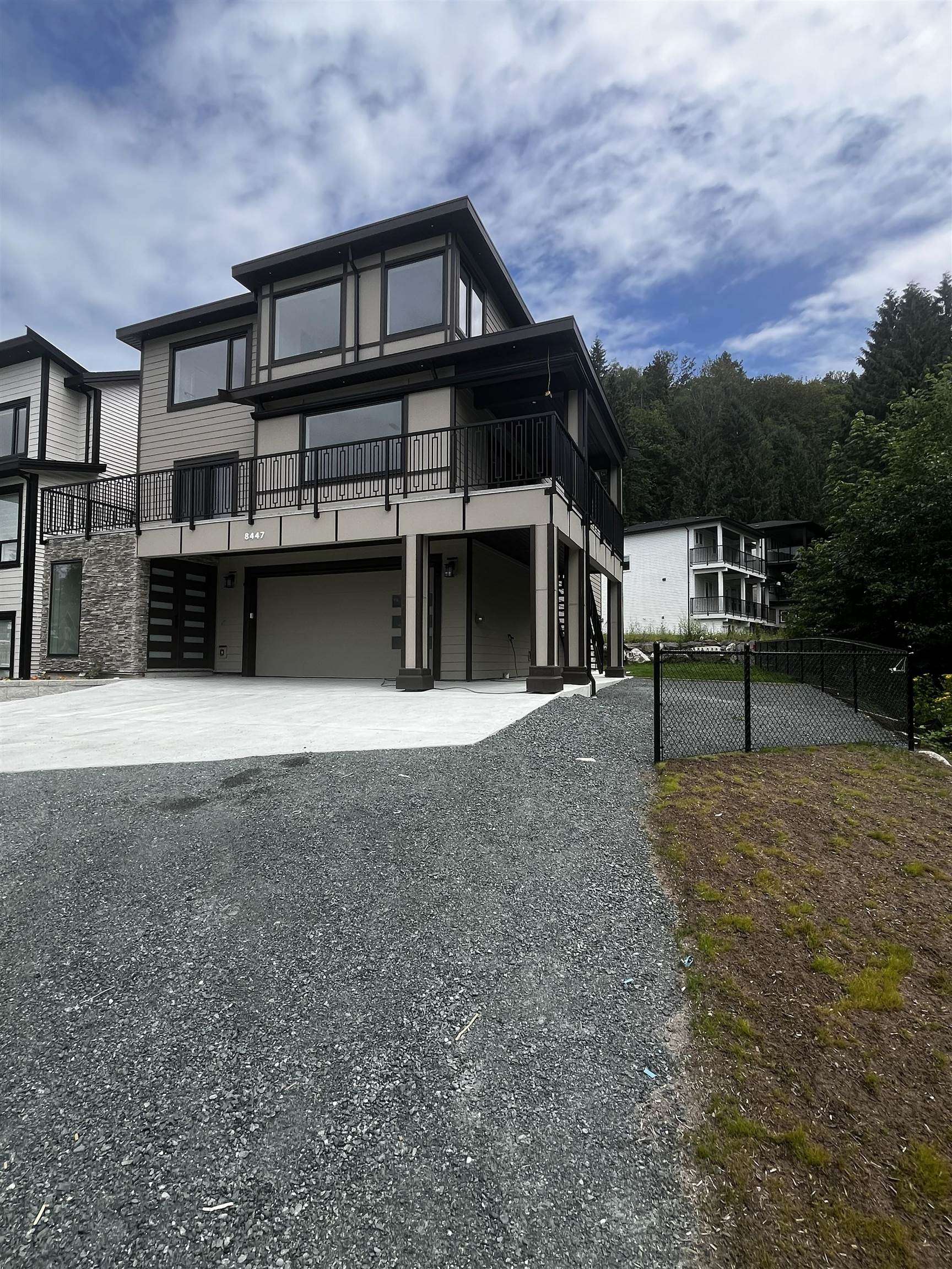 8447 FOREST GATE DRIVE