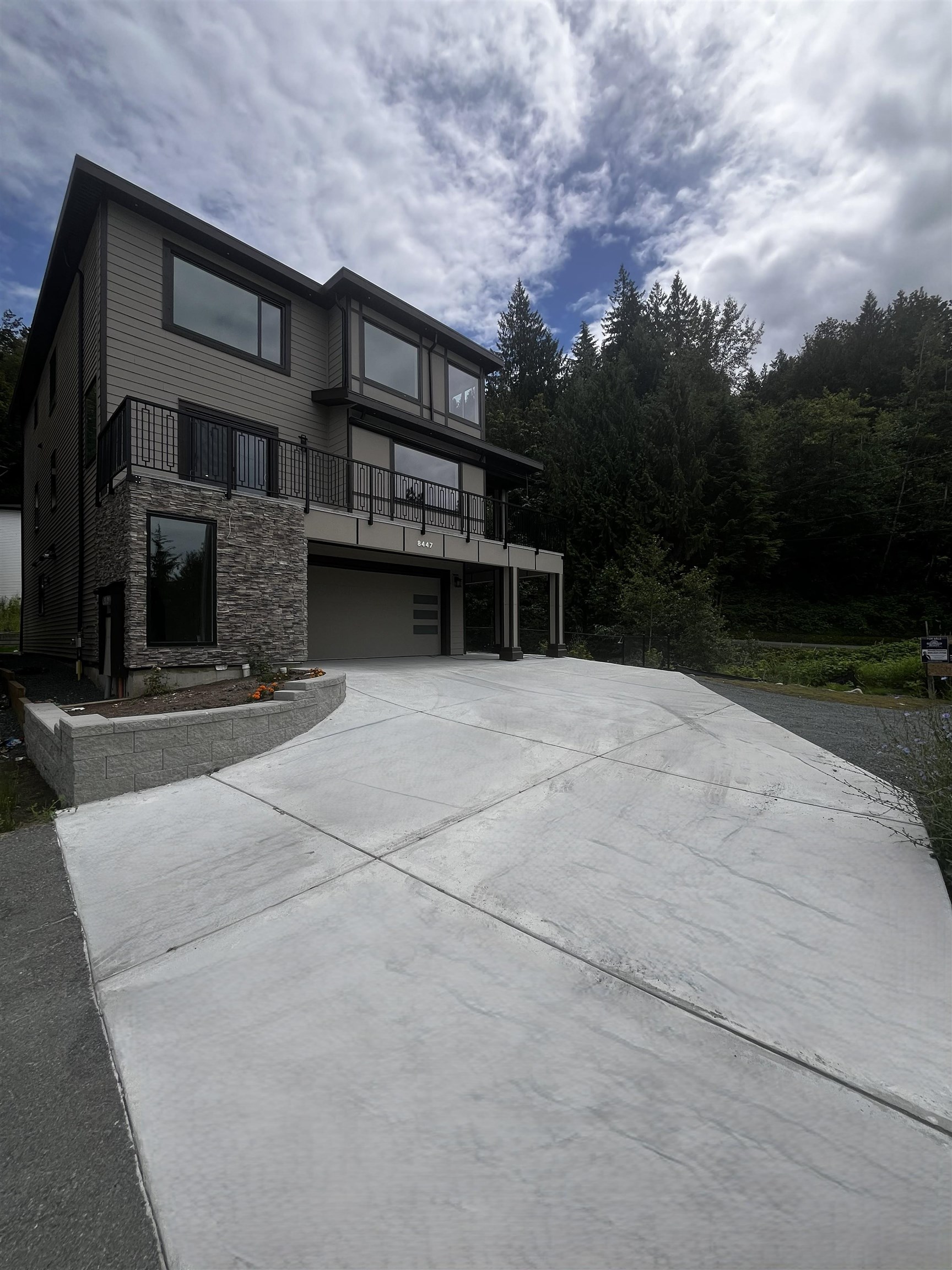 8447 FOREST GATE DRIVE