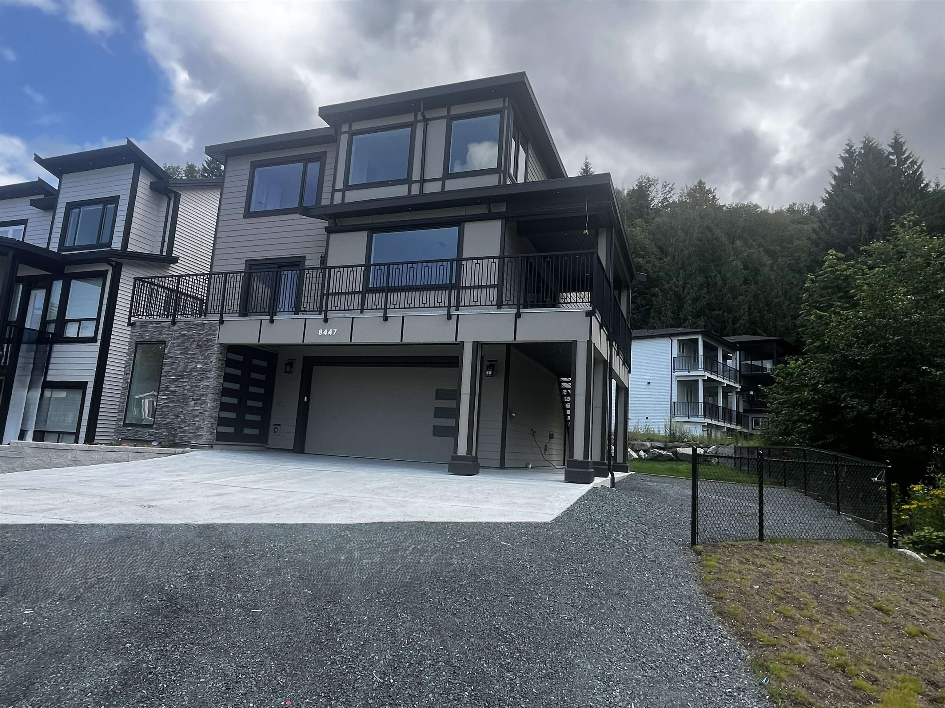 8447 FOREST GATE DRIVE