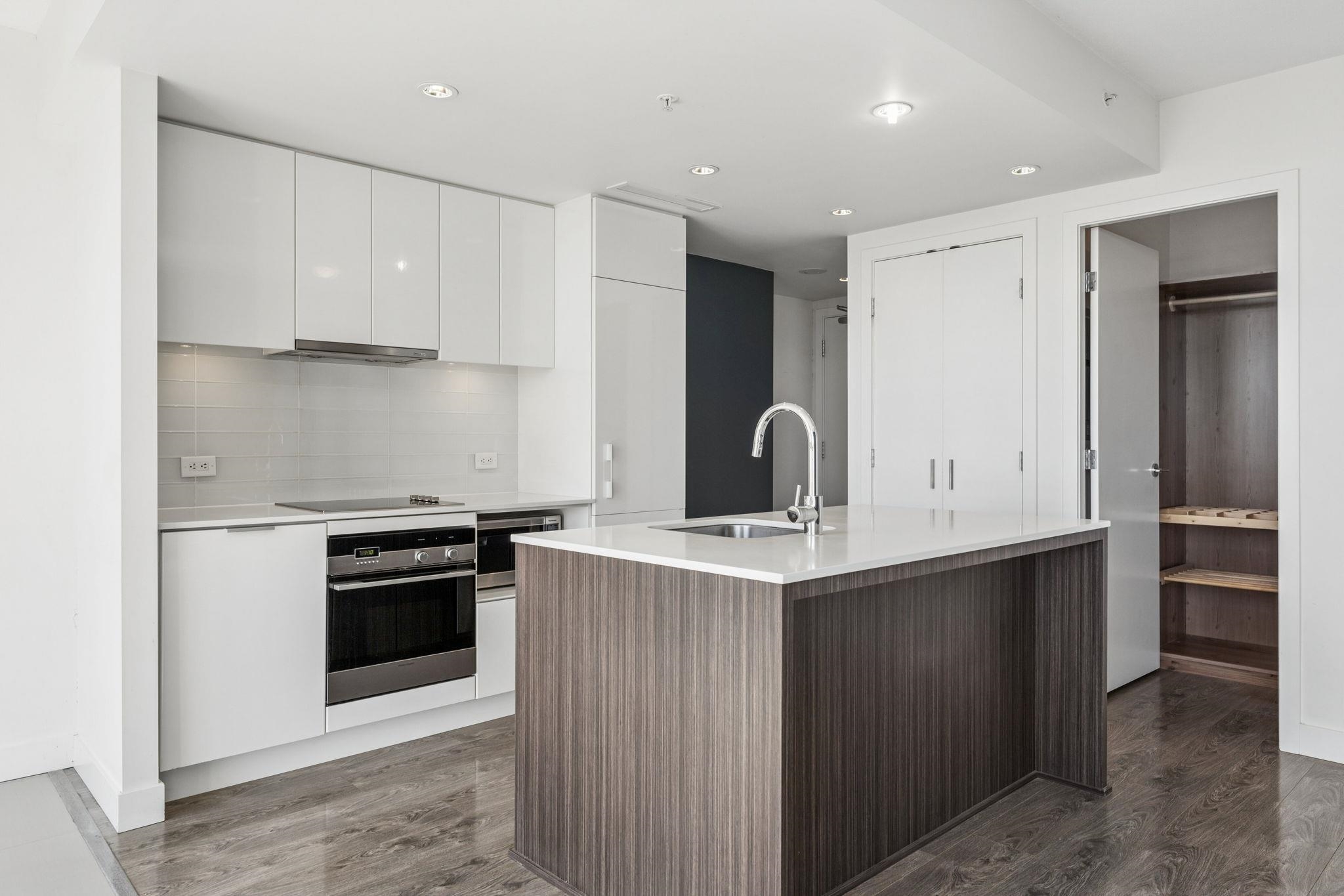 2506 1308 HORNBY STREET