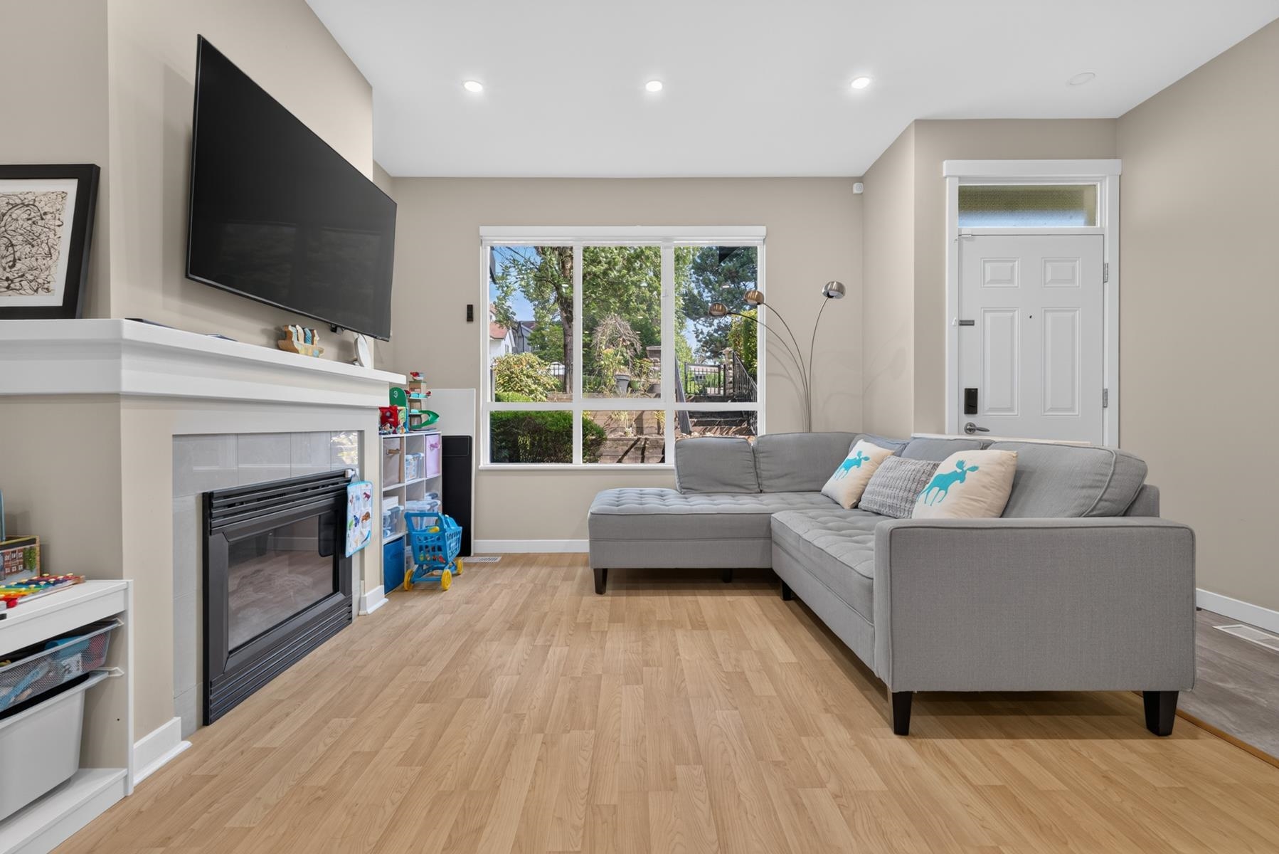 17 9088 HALSTON COURT