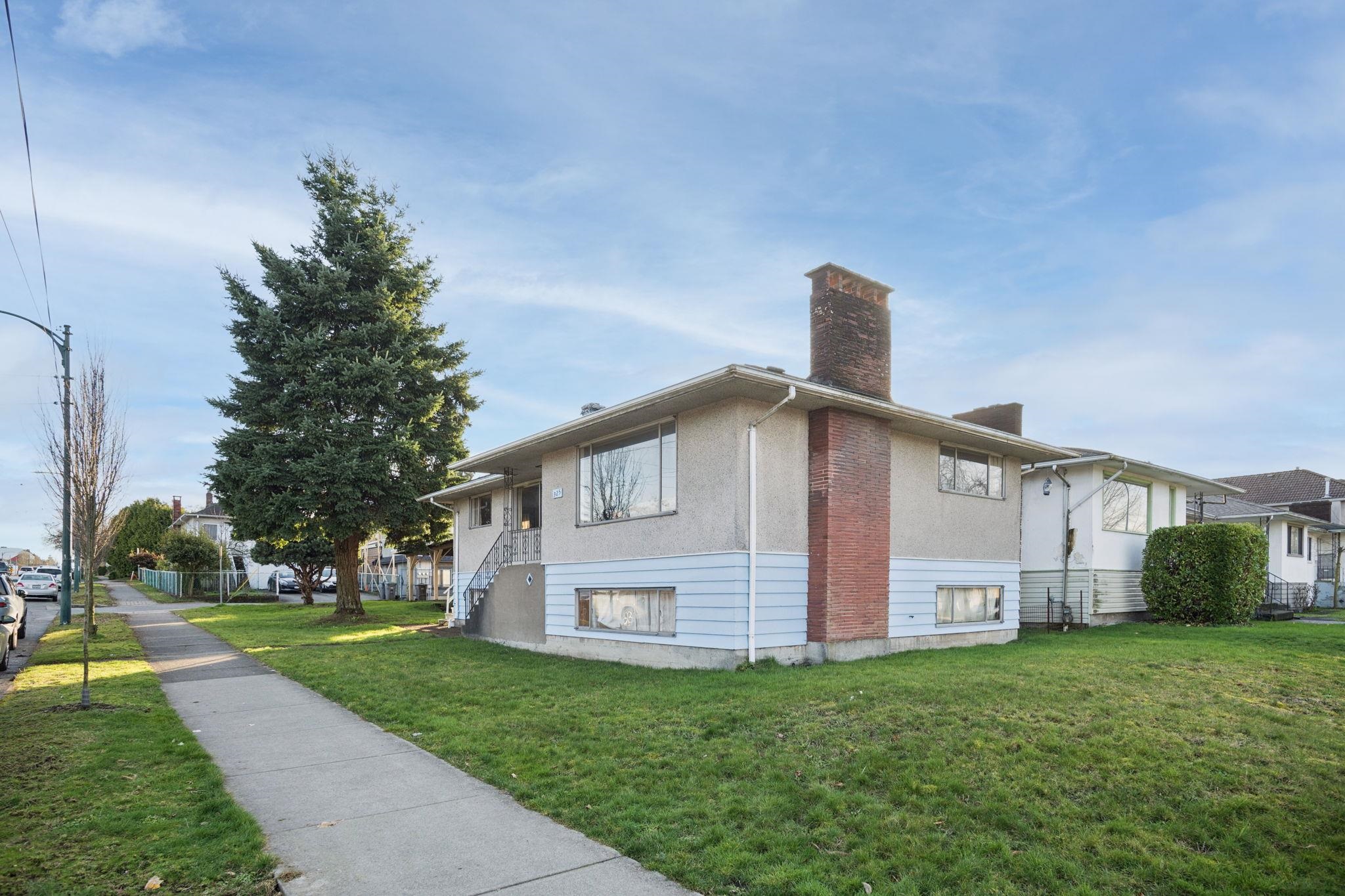 925 NANAIMO STREET