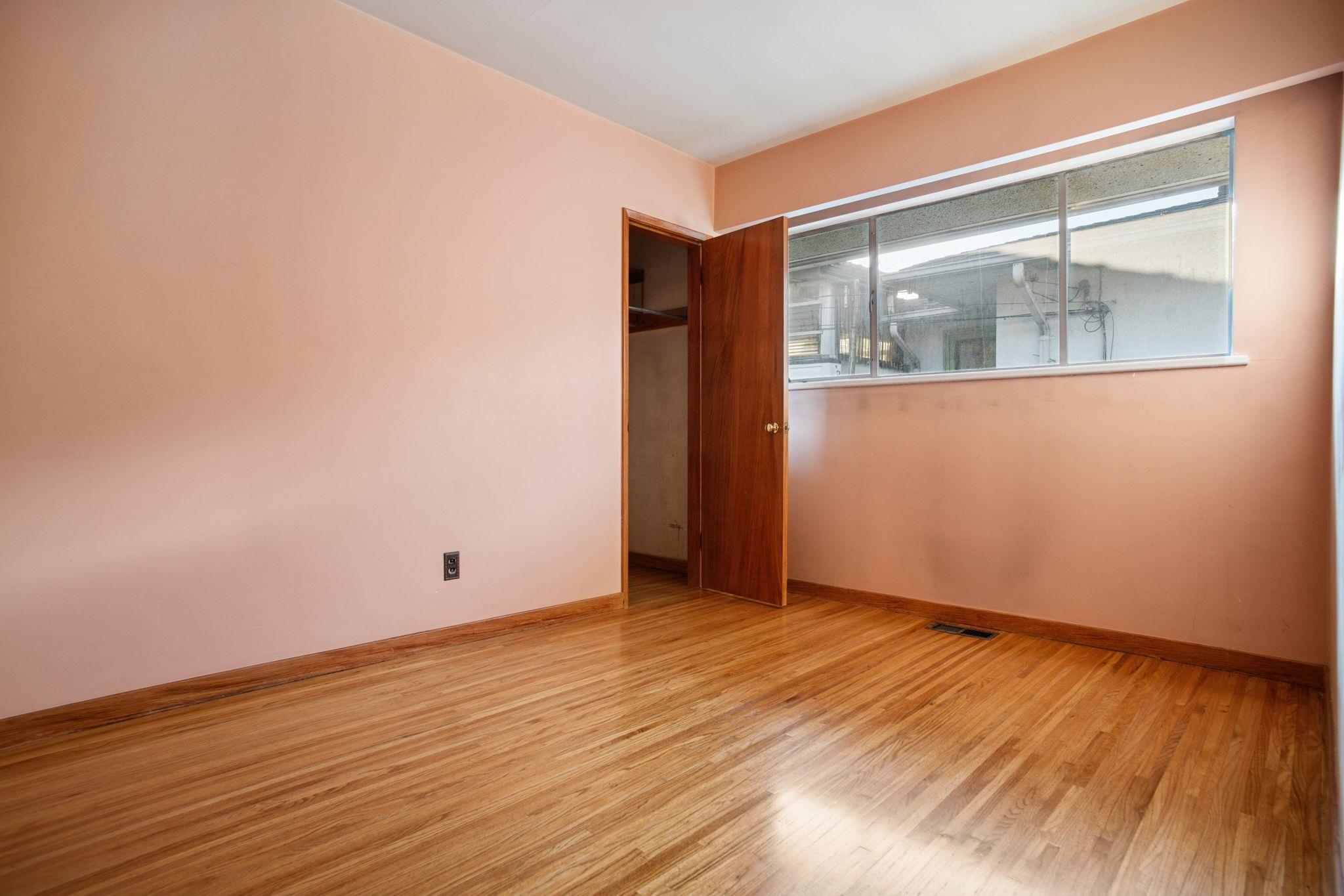 925 NANAIMO STREET