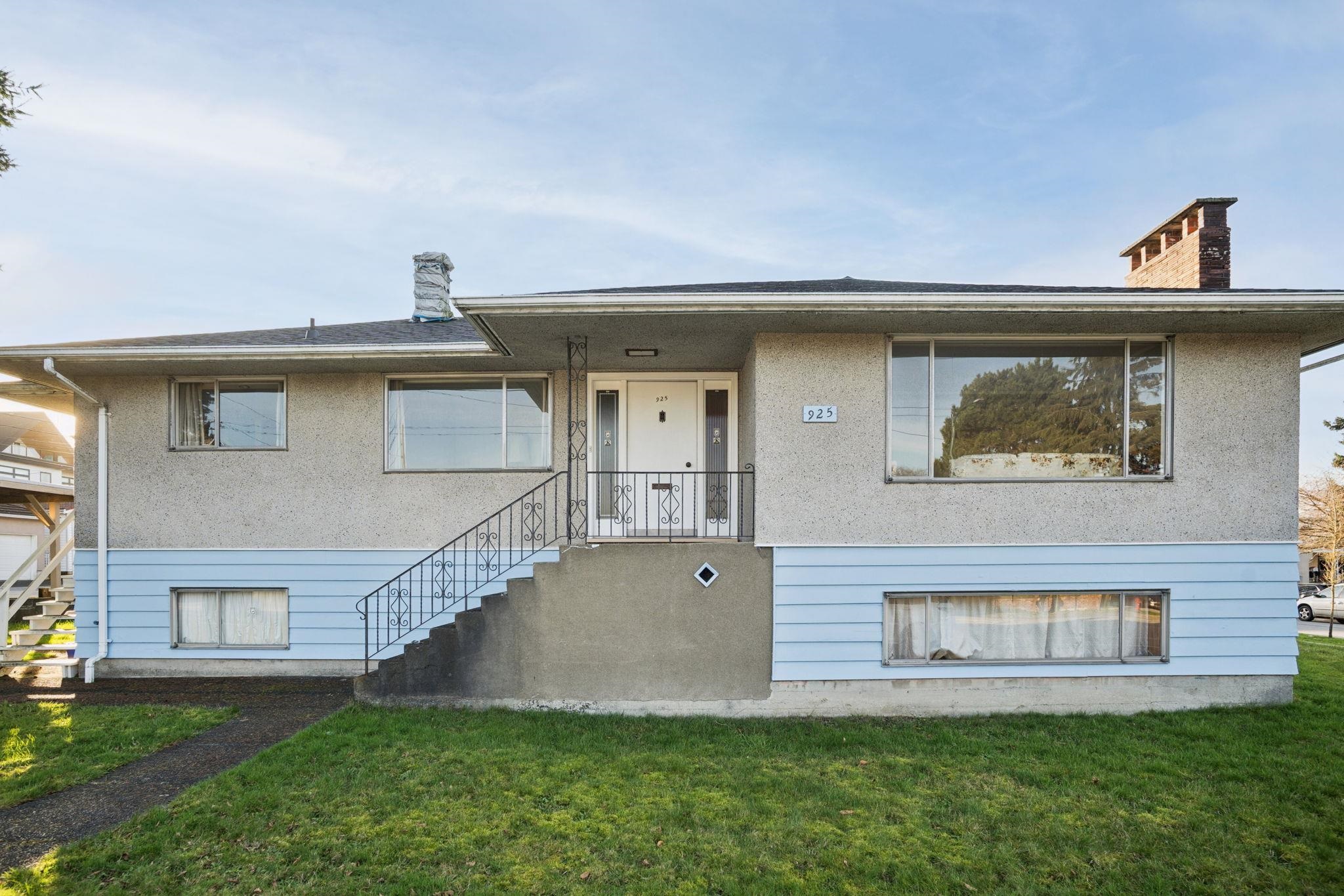 925 NANAIMO STREET